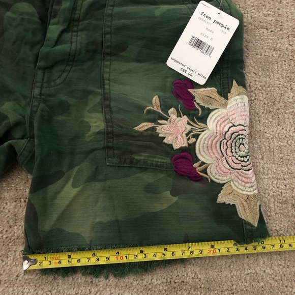 Delist 4/30‼️Free People Embroidered Floral Shorts - Picture 6 of 7